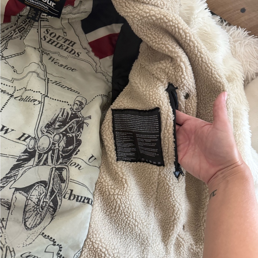 Quality winter coat w pocket,Barbour US size 6 (small) black fuzzy warm like new - Picture 11 of 12